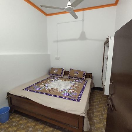 Awadh Guest House Ayodhya Exterior photo